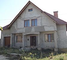Casa capitala in preajma transportului in Gratiesti, drum asfaltat...