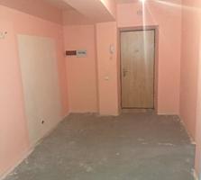 Urgent se vinde apartament cu 3 odai de mijloc