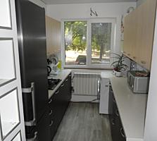 Vind apartament cu 3 odai la pret bun!!! Urgent!
