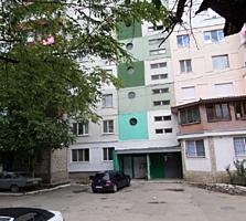 Vind apartament cu 3 odai la pret bun!!! Urgent!