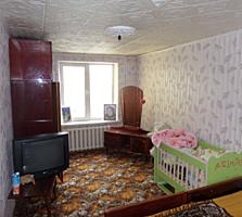 Vind apartament cu 2 odai la pret bun!!! Urgent!