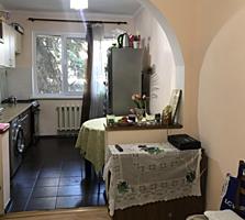 Vind apartament cu 2 odai la pret bun!!! Urgent!