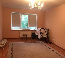 Vind apartament cu 2 odai la pret bun! Buiucani!!!