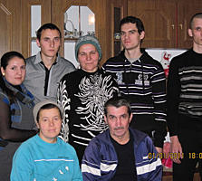 Семья из 3-х человек снимет дом.