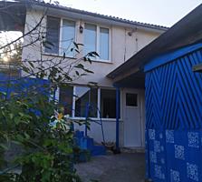 Продам большой двухэтажный дом в Рыбнице со всеми пристройками