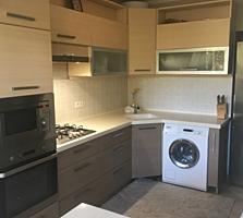 Продам 3 ком. квартиру. ул. Мирон Костин 19/1-2 этаж. 80м2-57000.EВРО