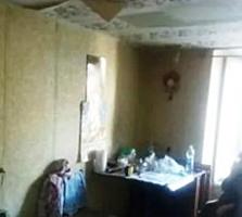 Комната со своей кухней и душем в центре