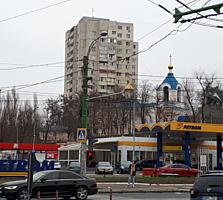 Apartament cu trei odai in stare buna locativa, total mobilat.