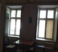 Срочно продам 2-х комнатную квартиру на земле. Центр. Бендеры.
