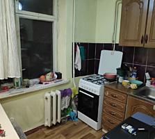 Casa din cotilet, et 3/5, logie - 6 m2, stare buna locuibila!