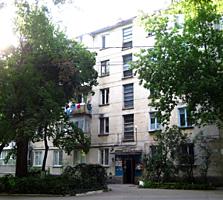 Продаю двухкомнатную квартиру, Рышкановка, улица Студенческая