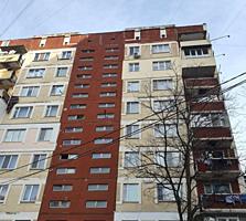 Рядом с Green Hills, этаж 8/9 135 серия, без балкона, жилое состояние!