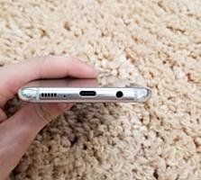 Продам Samsung Galaxy S8+, торг уместен