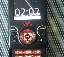 Продам спортивно-музыкальний Sony Ericsson W580i