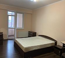 Apartamentul are suprafața de 65 m.p.. Compartimentare reușită: 2 ...