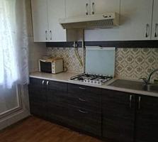 Apartament cu 3 odai. Intersectia Grenoble cu Traian