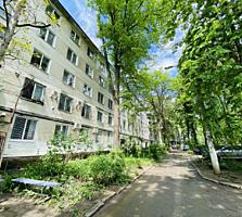 Sec. Riscani, str. Miron Costin. Apartament cu 2 odai. Bilateral!!!