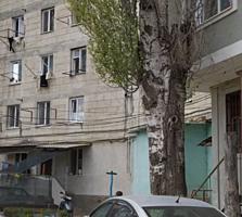 Косметика, стеклопакет, этаж 4/5, мебель и техника!!