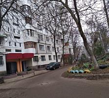 Apartament cu 3 odai, in imediata apropiere de Liceul "Ginta Latina"