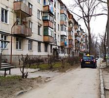Apartament cu doua odai separate! in spate la cc Soiuz!