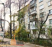 Apartament cu 3 camere de vânzare. Dispune de o suprafața de 68 m.p.,