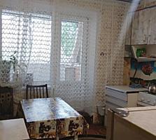 Продается двухкомнатная квартира в центре