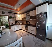 Apartament cu 2 camere de vânzare, renovat, cu vecini prietenoși și ..