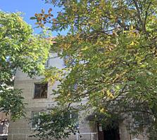 Se vinde apartament cu 2 odai in sectorul Durlesti str. Cartusa. ...