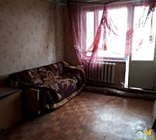 4 odăi, de mijloc, etaj 3, in Maximovca