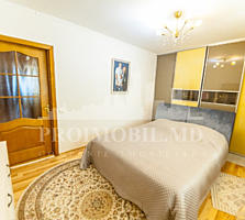 Vă oferim un Apartament cu 3 camere, este bine poziționat în ...