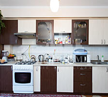 În vânzare apartament cu o camereă. Suprafața totală- 94mp. ...