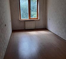 Продам двухкомнатную квартиру на Рышкановке