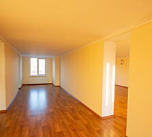 Продается отличный современный, просторный дом с ремонтом.