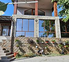 Продается большой 2-этажный дом 304 кв. м. площадь земли 26 соток.
