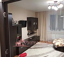 2- комн квартира, Центр, м-н Манго, 8/10, евроремонт, 143 серия