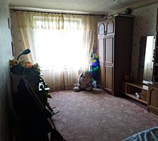 2 комнатная с квадратной лоджией на Ленинском.