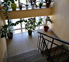 Vand apartament cu 3 camere. Tohatin