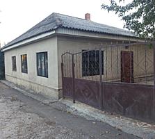 1/2 дома с выходом на ул. Дечебал, мун. Бэлць, остановка "Стелуца"