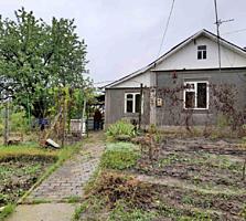 Продается дом 3 комнаты 50 кв. м. территория 15 соток. Газовое печное