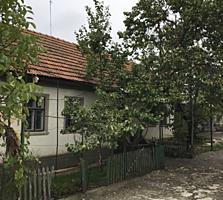 Продаётся хороший дом с отличной локацией 50м от арки. 13500$ срочно