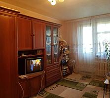 Продаю 1-ком. квартиру на Кировском с мебелью 4/5, не угловая
