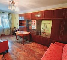 Недорого, комнаты раздельные, середина, 48 метров, маг. восход, все рядом