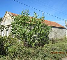 Продам участок с ветхим строением в Матвеевке.