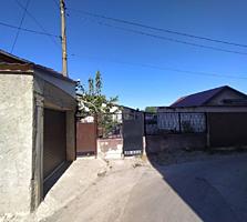 Va oferim spre vinzare apartament la sol, cu 2 odai in sec. ...