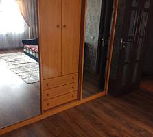 Продам шикарную 3 к. кв. на земле, в/у, стеклопакет, гараж+подвал+огород!