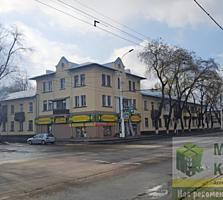 Продается 2-комнатная квартира. Бородинка. Сталинка