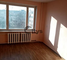 Vînd. Numărul de camere: Apartament cu 3 camere. Fond locativ: ...