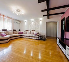 Se vinde apartament cu 4 camere, amplasat în sect. Centru, pe str. ...