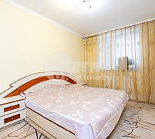 Vă propunem spre vânzare apartament spațios amplasat în centrul ...