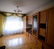 Spre VINZARE apartament cu 3 odăi, amplasat în sectorul Botanica pe ..